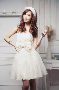 最新厂家直销韩版蕾丝公主裙姐妹婚纱蓬蓬裙伴娘小礼服8851